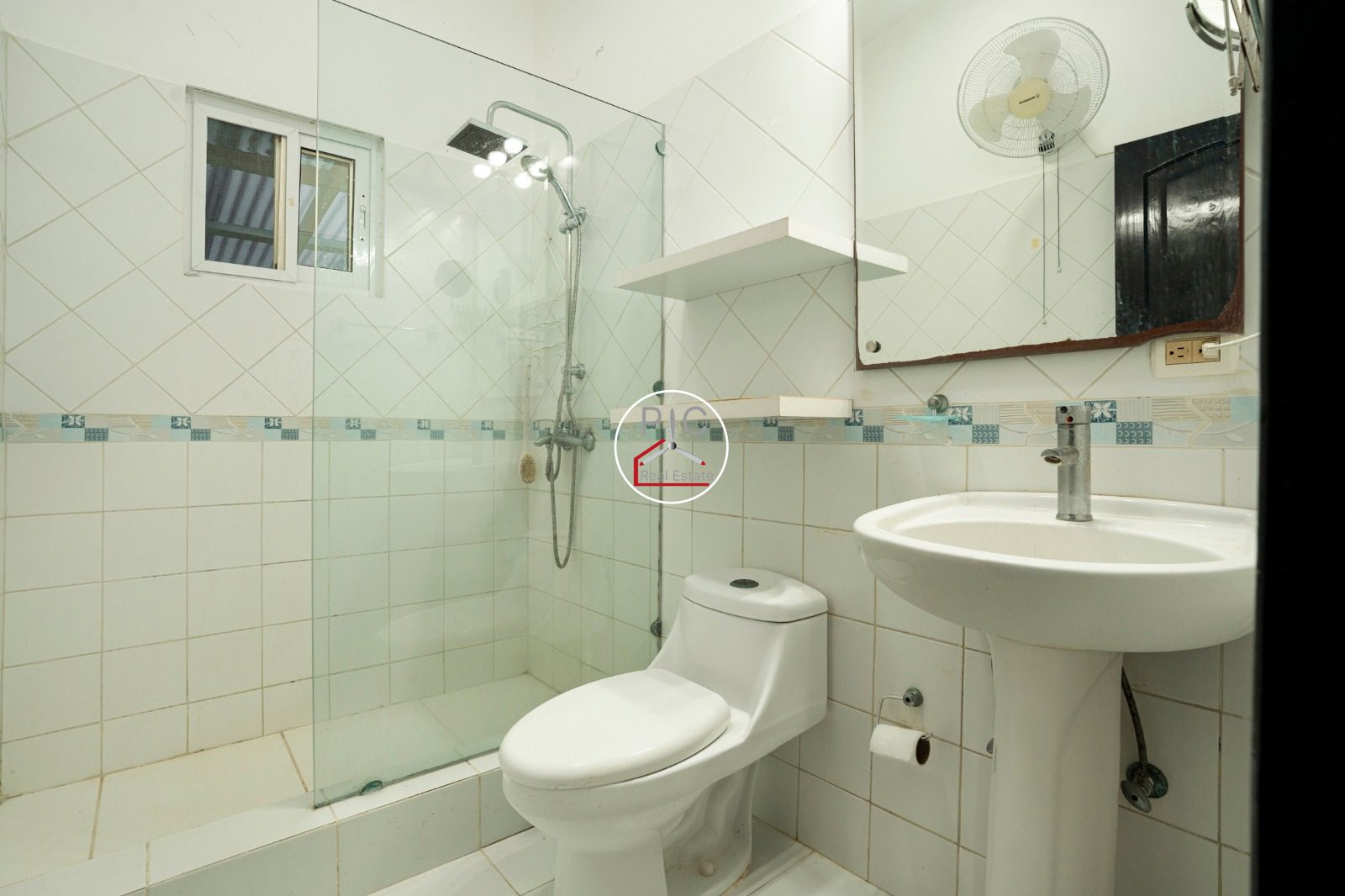 WhatsApp Image 2026-08-18 at 15.38.00-3 Charming Tropical Villa in a Peaceful Gated Community – Living Surrounded by Nature