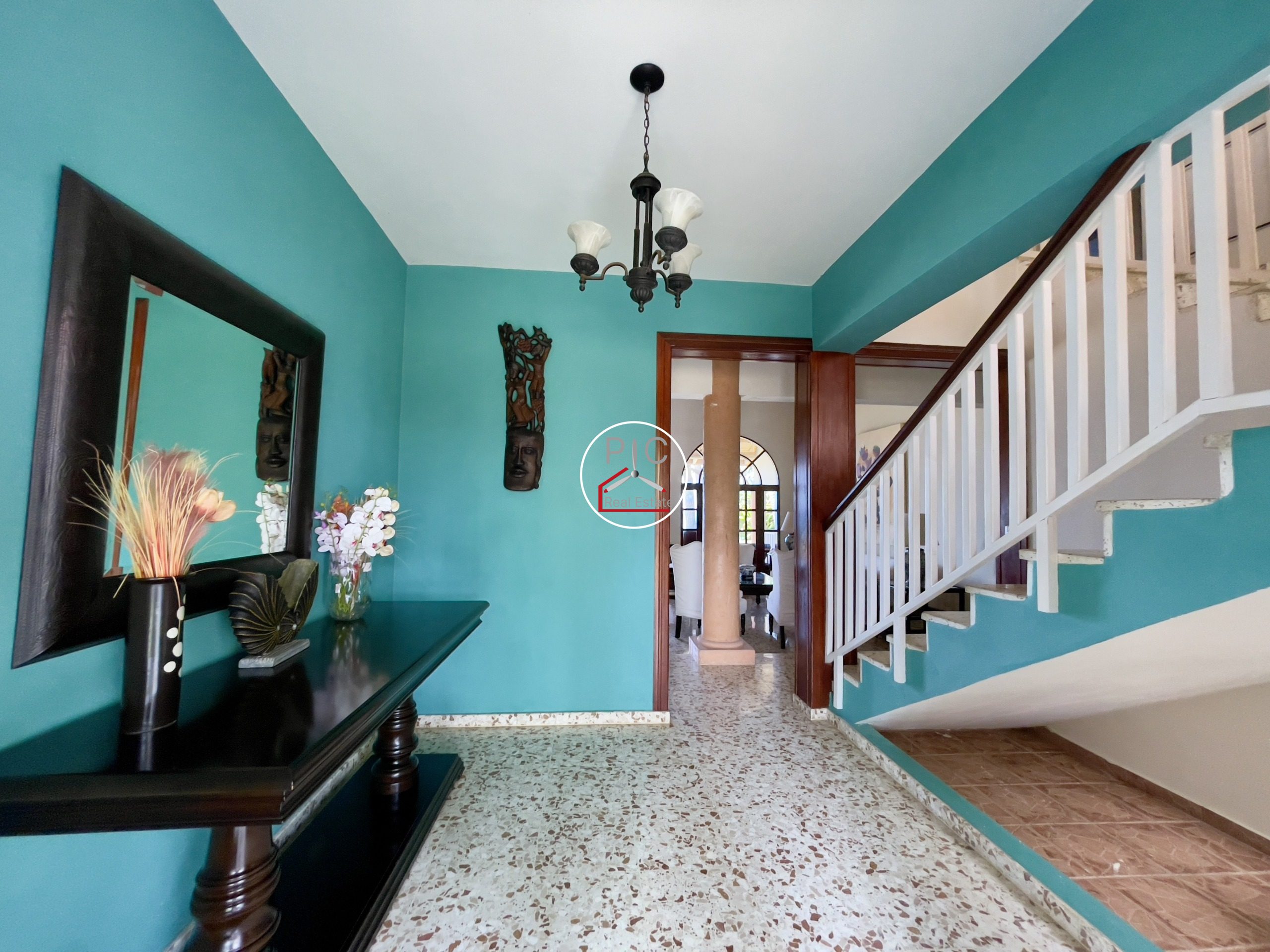 A Rare Oceanfront Opportunity — 5,400 m² of Land in Two Lots – EXCEPTIONAL COLONIAL-STYLE OCEANFRONT ESTATE — Playa Chiquita, Sosúa