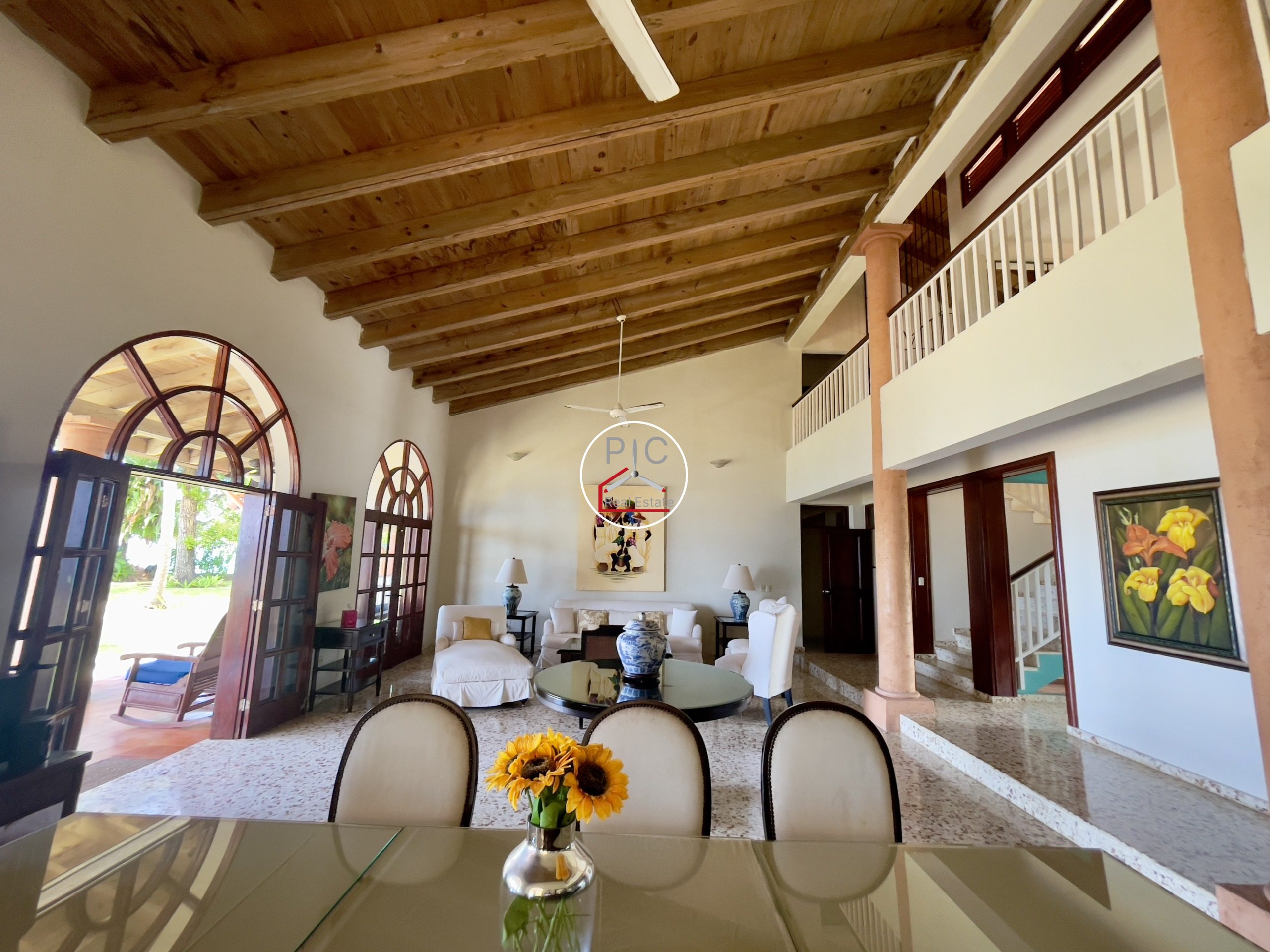 A Rare Oceanfront Opportunity — 5,400 m² of Land in Two Lots – EXCEPTIONAL COLONIAL-STYLE OCEANFRONT ESTATE — Playa Chiquita, Sosúa