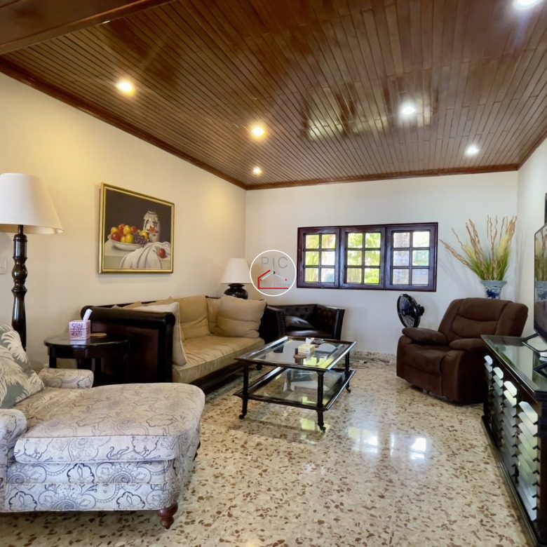 A Rare Oceanfront Opportunity — 5,400 m² of Land in Two Lots – EXCEPTIONAL COLONIAL-STYLE OCEANFRONT ESTATE — Playa Chiquita, Sosúa