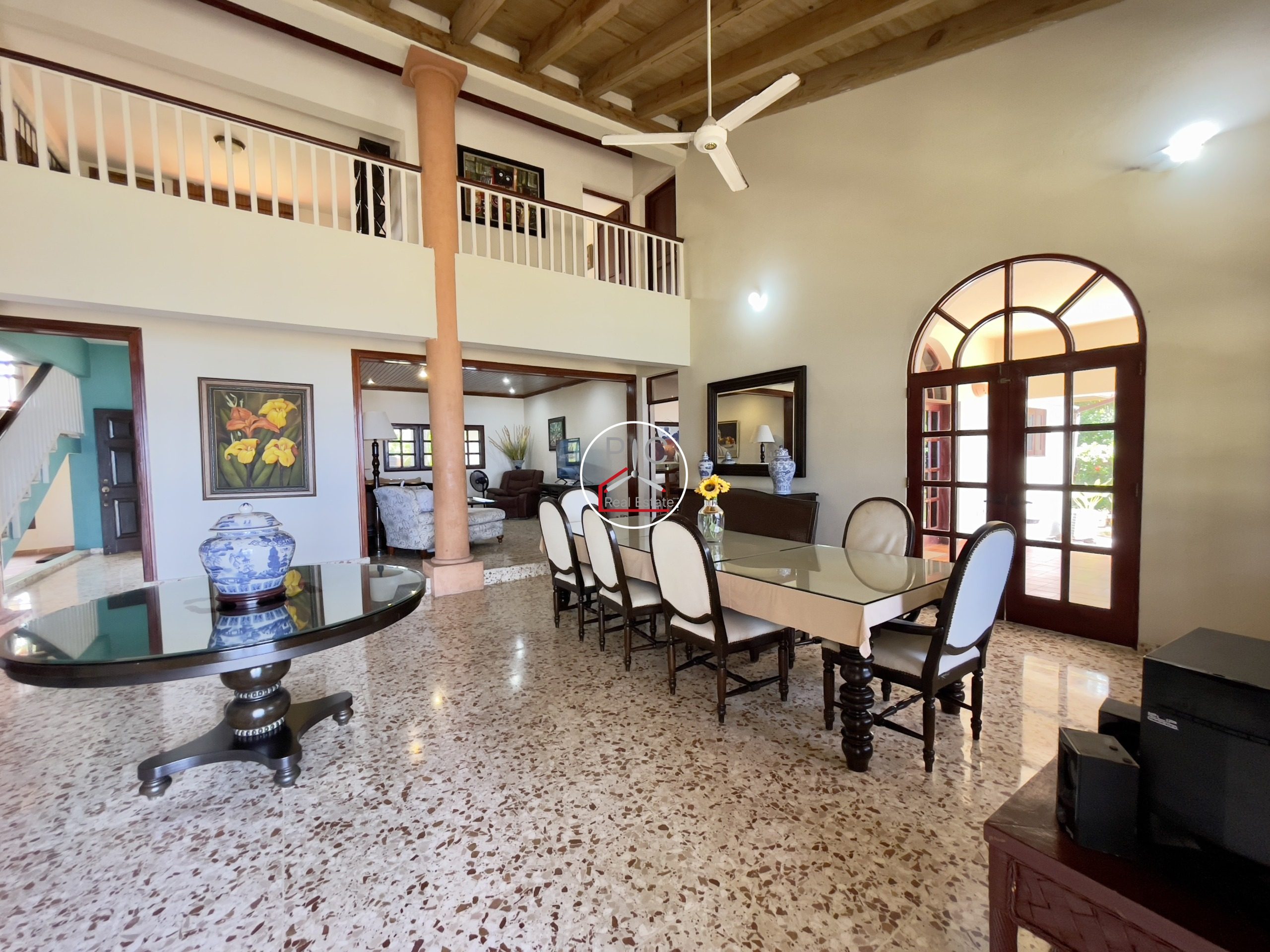 A Rare Oceanfront Opportunity — 5,400 m² of Land in Two Lots – EXCEPTIONAL COLONIAL-STYLE OCEANFRONT ESTATE — Playa Chiquita, Sosúa