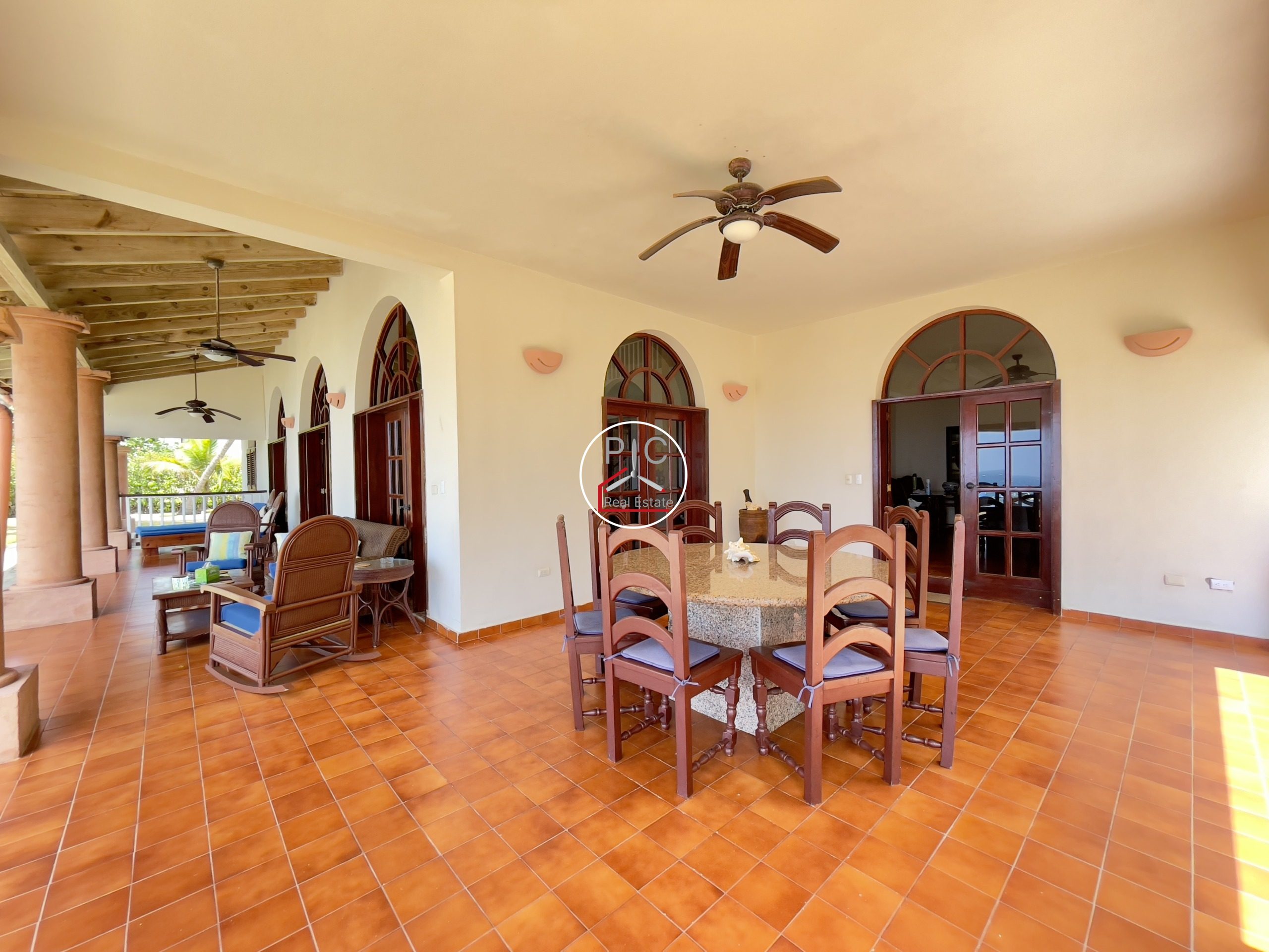 A Rare Oceanfront Opportunity — 5,400 m² of Land in Two Lots – EXCEPTIONAL COLONIAL-STYLE OCEANFRONT ESTATE — Playa Chiquita, Sosúa