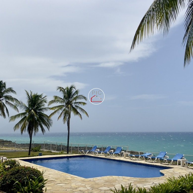 A Rare Oceanfront Opportunity — 5,400 m² of Land in Two Lots – EXCEPTIONAL COLONIAL-STYLE OCEANFRONT ESTATE — Playa Chiquita, Sosúa