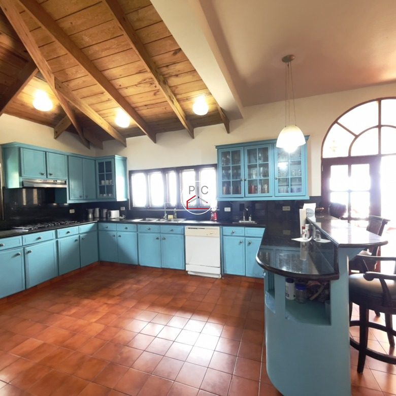 A Rare Oceanfront Opportunity — 5,400 m² of Land in Two Lots – EXCEPTIONAL COLONIAL-STYLE OCEANFRONT ESTATE — Playa Chiquita, Sosúa