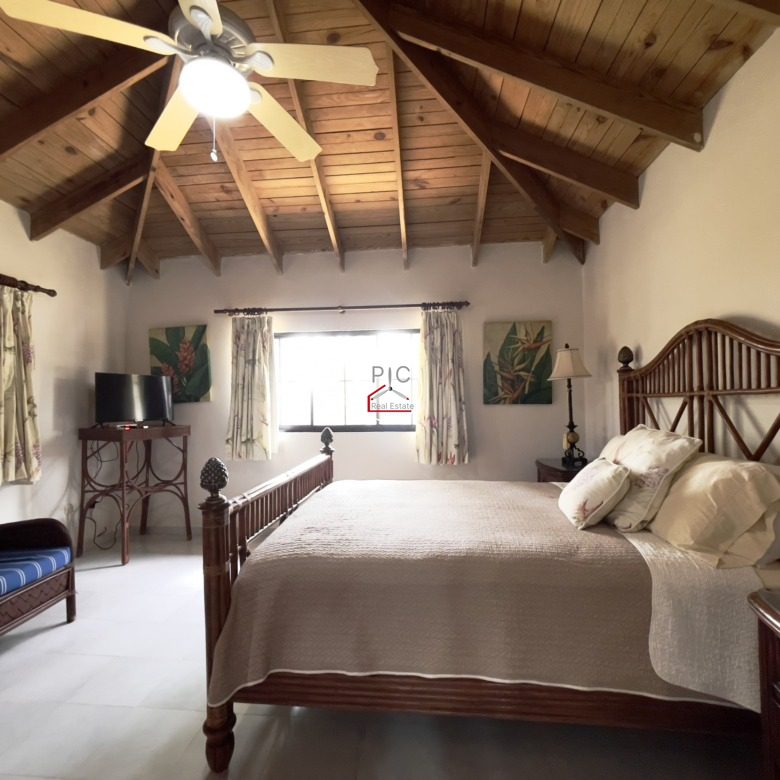 A Rare Oceanfront Opportunity — 5,400 m² of Land in Two Lots – EXCEPTIONAL COLONIAL-STYLE OCEANFRONT ESTATE — Playa Chiquita, Sosúa