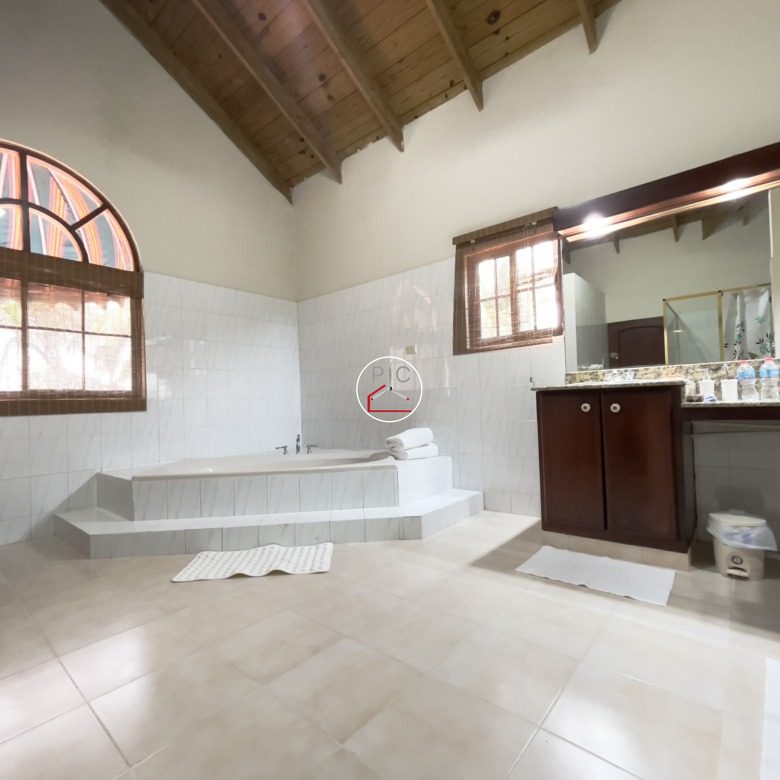 A Rare Oceanfront Opportunity — 5,400 m² of Land in Two Lots – EXCEPTIONAL COLONIAL-STYLE OCEANFRONT ESTATE — Playa Chiquita, Sosúa