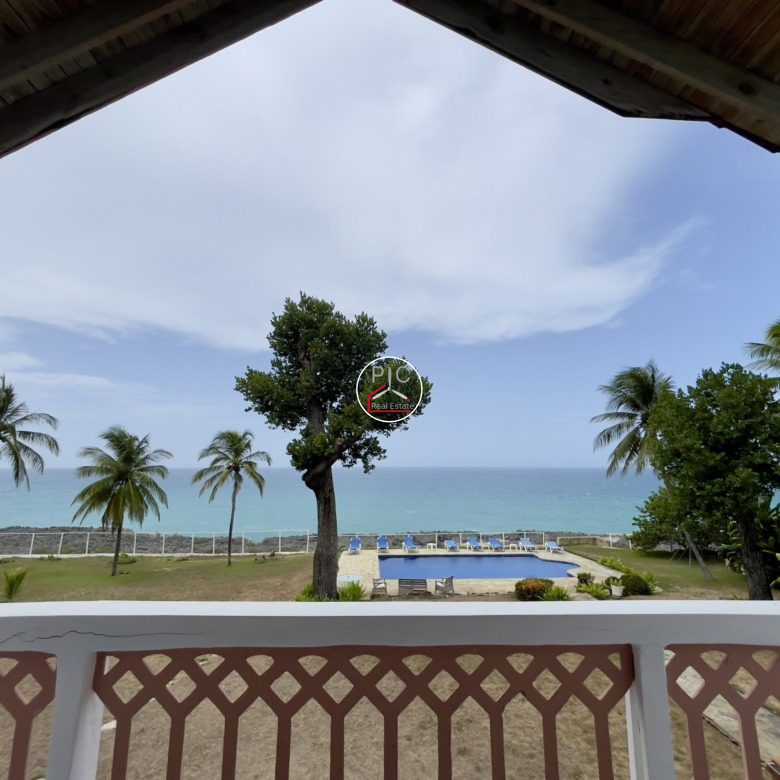 A Rare Oceanfront Opportunity — 5,400 m² of Land in Two Lots – EXCEPTIONAL COLONIAL-STYLE OCEANFRONT ESTATE — Playa Chiquita, Sosúa
