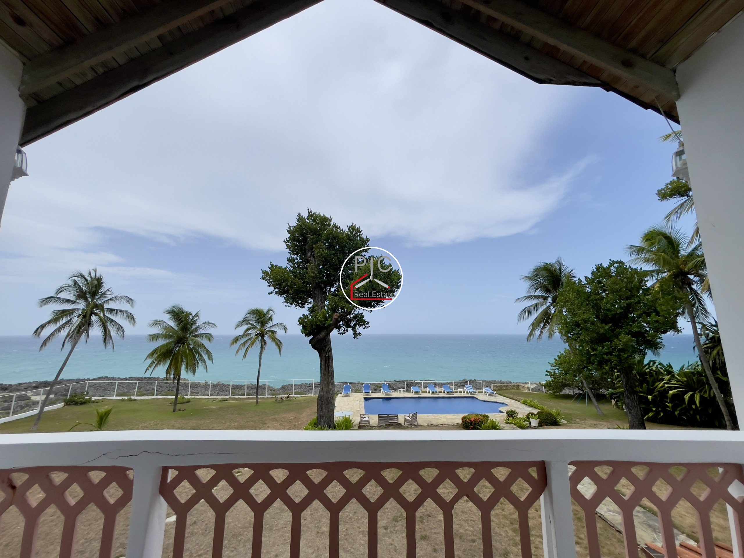 A Rare Oceanfront Opportunity — 5,400 m² of Land in Two Lots – EXCEPTIONAL COLONIAL-STYLE OCEANFRONT ESTATE — Playa Chiquita, Sosúa