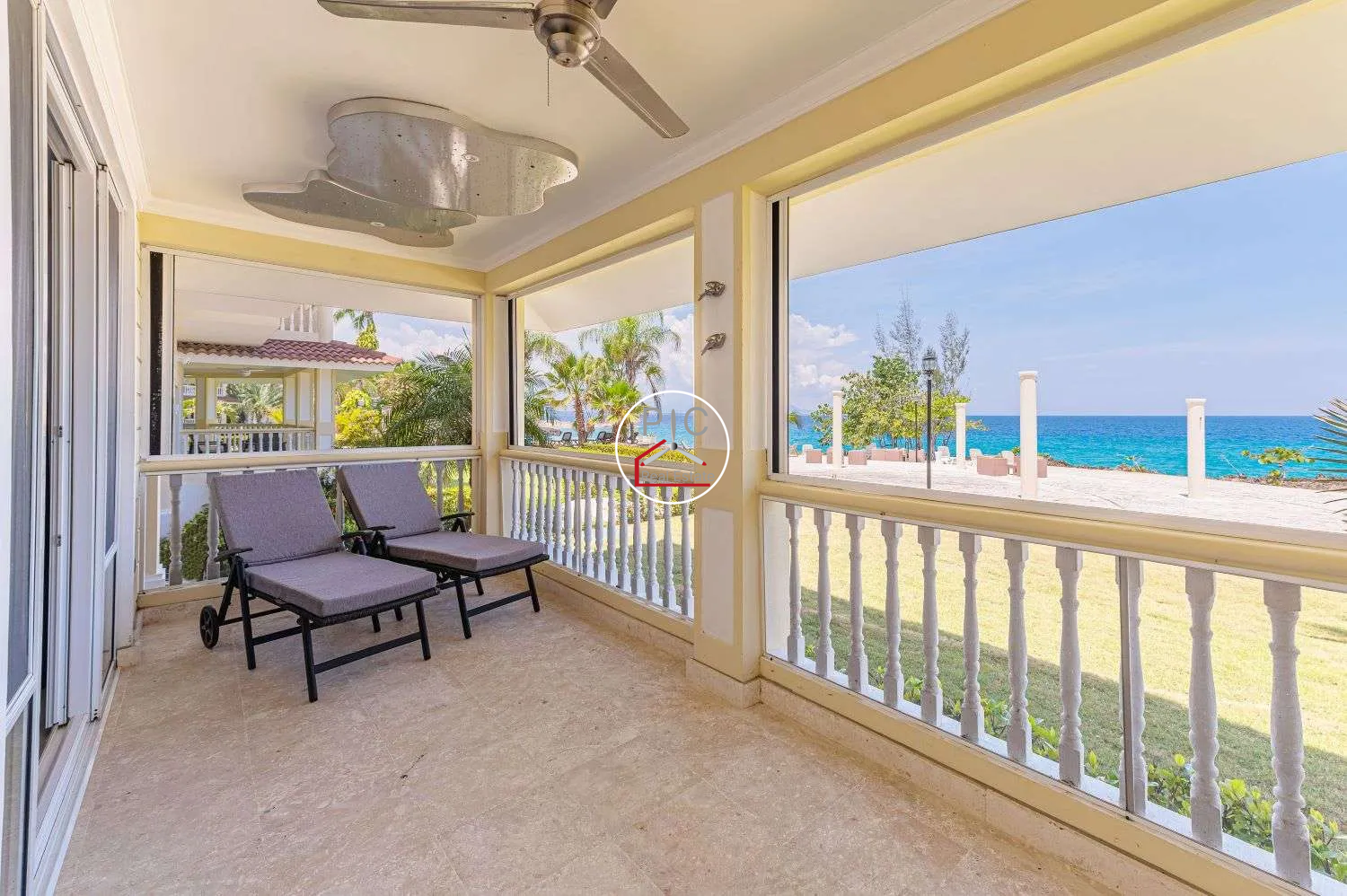 Oceanfront Ground-Floor Apartment — Beachfront Living | Infinity Pool | Gated Community