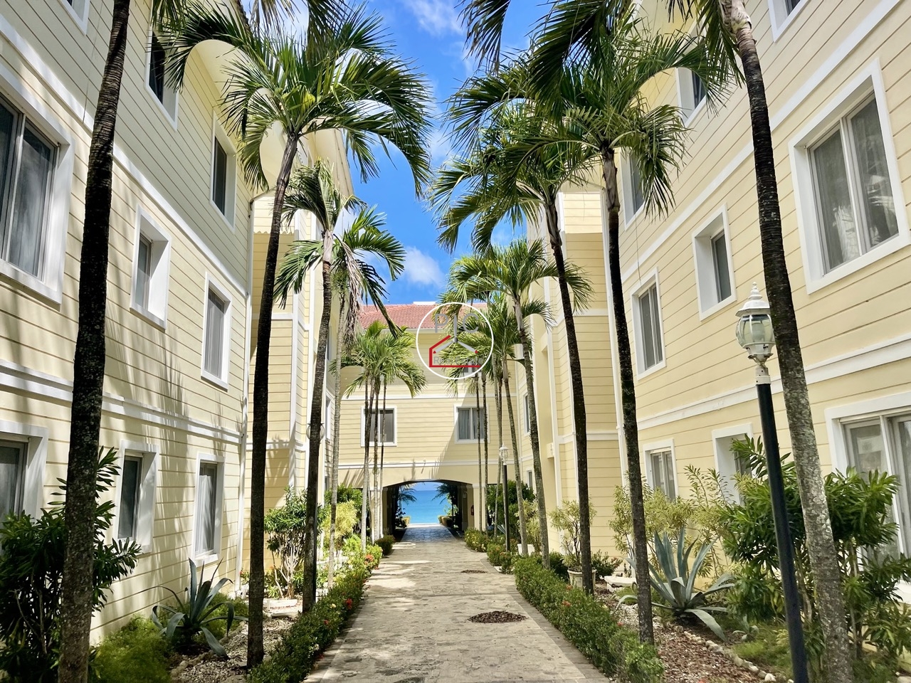 Oceanfront Ground-Floor Apartment — Beachfront Living | Infinity Pool | Gated Community